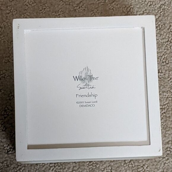 Willow Tree 2005 friendship trinket box - Picture 7 of 9